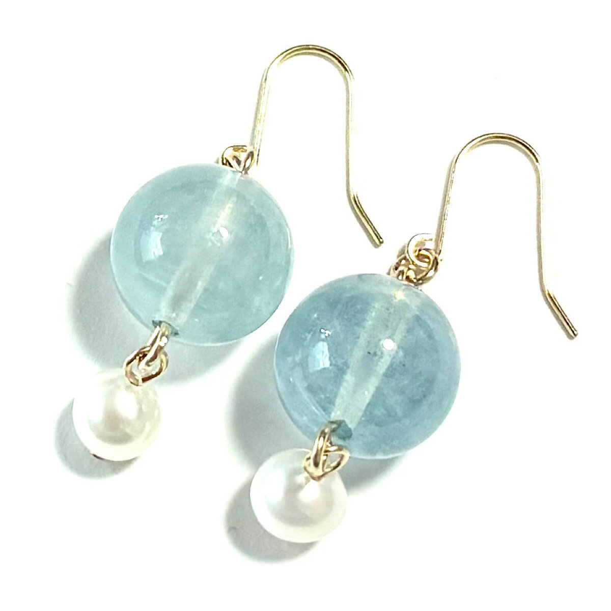 Rakuten - K18 アクアマリン パール ピアス イヤリング マダガスカル産 アクアマリン 9.5〜10mm 淡水真珠 フックピアス パール K18YG 18金イエローゴールド 揺れる チャーム 18K ギフト 誕生日 バースデー プレゼント 結婚記念日 お祝い クリスマス ホワイトデー 母の日 贈り物