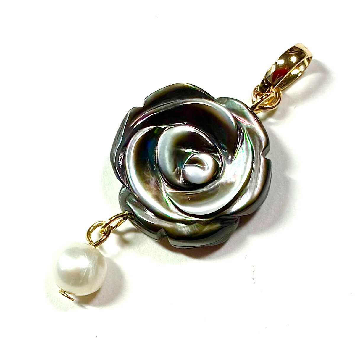 【Rvaru】K18 ブラックシェル 黒蝶貝 トップ (M) 淡水真珠 ペンダントトップ 薔薇型 大粒 パール K18YG 18金イエローゴールド ネックレストップ 誕生石 天然石 18K 人気 ギフト 誕生日 バースデー プレゼント 結婚記念日 お祝い クリスマス ホワイトデー 母の日 彼女 贈り物