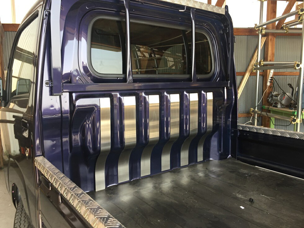 S500P/S510P用ハイゼット標準車（H26/9～R3/12/19） キャビンバックパネルカバー（ステンレスヘアライン）