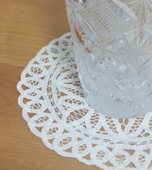 テーブルセンター　ドイリー　花瓶敷き　レース　円形　24cm　バテンレース　ホワイトリネン　ヴィンテージ　ハンドメイド　メール便利用　送料無料