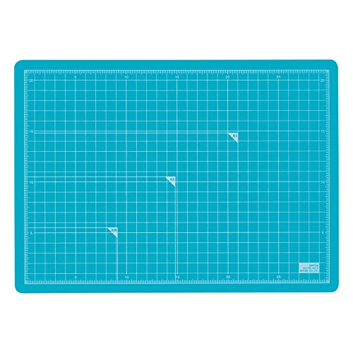 ・グレーホワイト A4 FB-4616・・Size:A4・【サイズ】230×320×3mm 材質/発泡PP・軽量で丈夫な発泡PP素材を使用。非塩ビ素材で環境に優しい・カット時に便利な10方眼罫線入り・鮮やかなライトブルーとホワイトグレーのリバーシブル。両面使用可能です説明 カットに便利な1cm単位方眼罫入り。 A列、名刺サイズのカット表示付き。 耐久性に優れ、のり・接着が付着しにくい素材です。 表面は綺麗なカットラインを実現する特殊加工。 表面はライトブルー、裏面はホワイトグレーです。