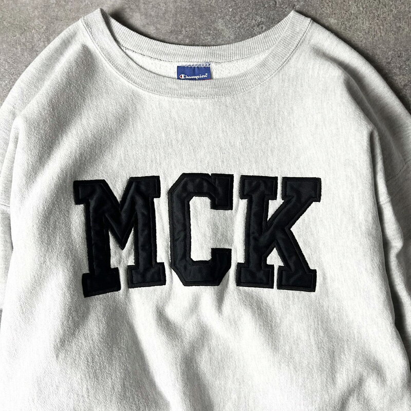 US古着 RUMRAGE 楽天市場店の00s Champion カレッジ パッチ 刺繍 リバースウィーブ スウェット トレーナー XL / 00年代 メキシコ製 オールド チャンピオン 霜降り グレー 【中古】 古着 アメリカ古着 USED ユーズド 中古 VINTAGE US古着 アメカジ｜アングル2
