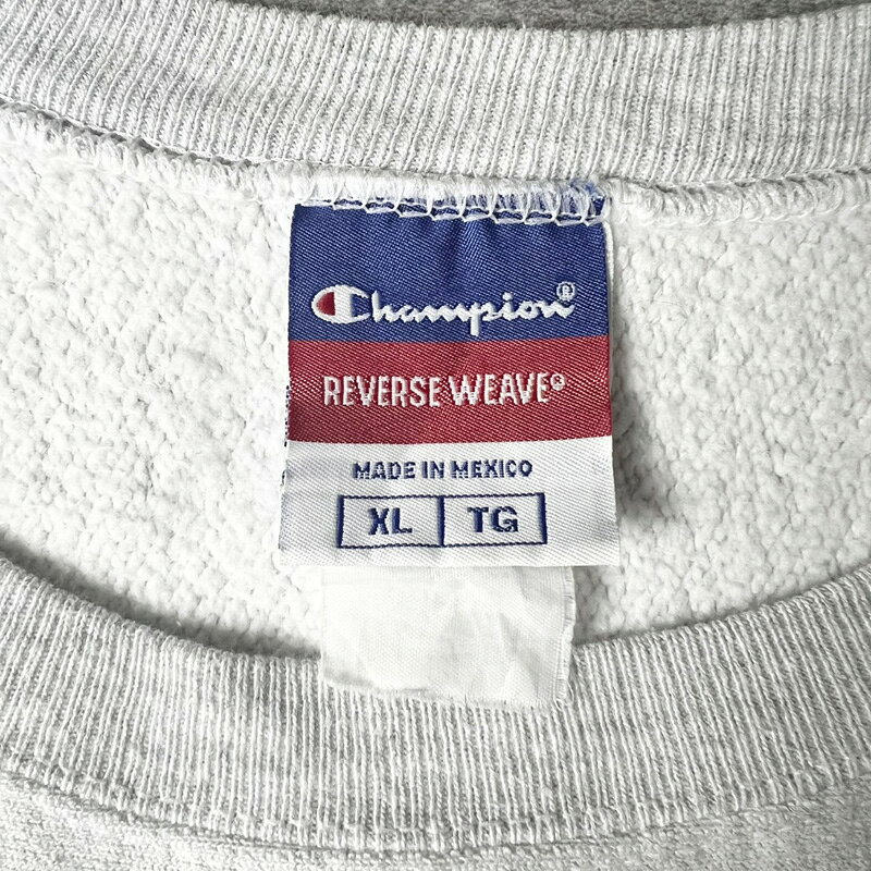 US古着 RUMRAGE 楽天市場店の00s Champion カレッジ パッチ 刺繍 リバースウィーブ スウェット トレーナー XL / 00年代 メキシコ製 オールド チャンピオン 霜降り グレー 【中古】 古着 アメリカ古着 USED ユーズド 中古 VINTAGE US古着 アメカジ｜アングル3