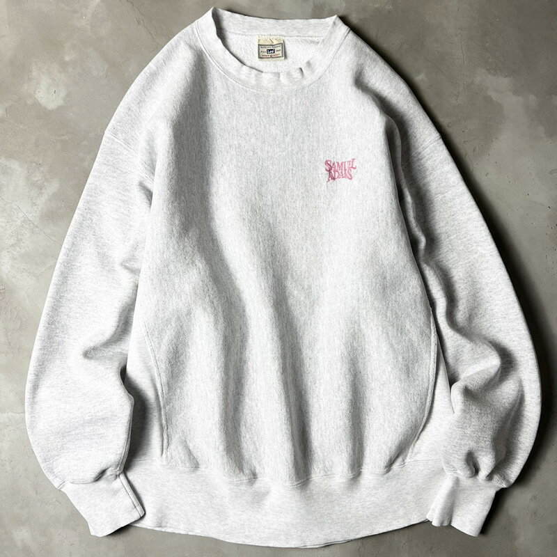 No... f080319-02age... 1990年代brand... Leecolor... 霜降りグレーmaterial... 裏起毛スウェットsize... ── description ─90年代Leeのスウェットトレーナーです。ボディは、Lee肌触りの良い裏起毛スウェット素材確りとしたヘビーウェイト素材が使用されています。Championのリバースウィーブ同様のサイドパネル付きデザイン。独特の霜降りグレーボディ左胸に人気の高い企業ロゴ刺繍「SAMUEL ADAMS」はアメリカのビールブランドです。90年代のゆったりとしたグッドサイズアメリカ古着らしいグッドデザイン定番のアメカジスタイルやストリートスタイルにはまる一枚です。─ measuring size ─着丈... 72cm身幅... 63cm肩幅... 56cm袖丈... 68cm─ condition ─使用感。右袖に軽いダメージ。