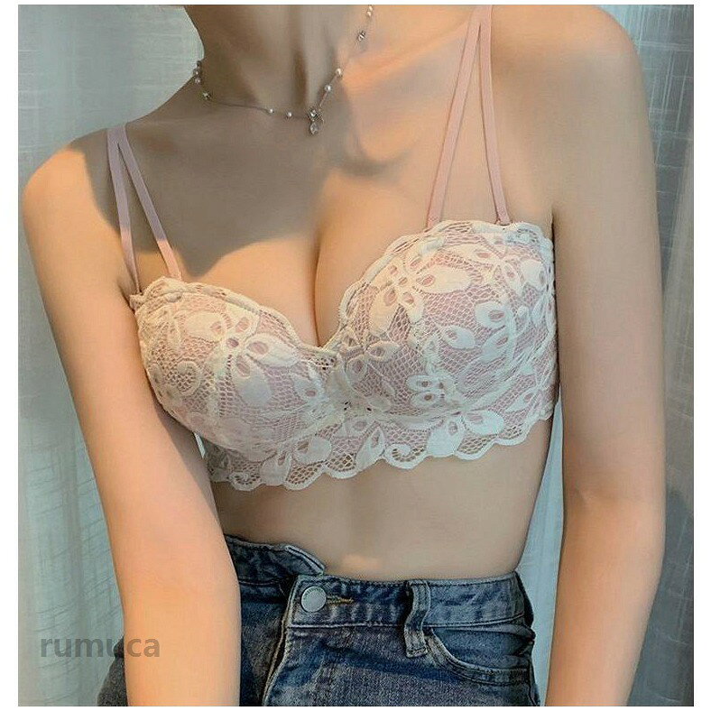 ブラジャーとショーツのセットです。ノンワイヤーブラのストラップレスで、レースが可愛いショーツ付き【サイズについて】カップサイズはA&Bまで共通です。アンダーバストのサイズでお選びください。各カップサイズは選択できませんのでご注意ください。【素材について】86%ナイロン14%ポリウレタン【カラーについて】生産ロットにより柄の出方や色の濃淡が異なる場合がございます。お使いのモニターや撮影時の光の加減などにより画像と実際の商品のカラーが異なる場合もございます。予告なしにカラーやデザインなどの変更がある場合もございます。【補足説明】※商品の性質上、手洗いでのお洗濯をお勧めしております。※色落ちする場合がございます。ブラジャーショーツセット 1/2カップブラ ストラップレスブラジャー ノンワイヤーブラ レディースインナー 上下セット 女性 下着 ショーツ レース メーカー希望小売価格はメーカーカタログに基づいて掲載しています