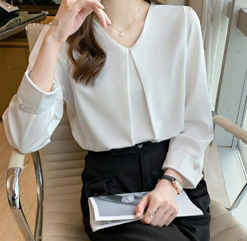 乐天商城 - オフィス きれいめ シフォン トレンド 上品 ゆったり プルオーバー タック 春夏秋 vネック ブラウス 長袖 レディース