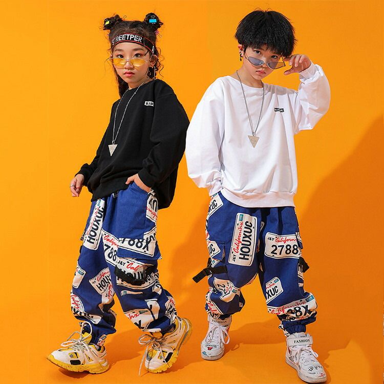 商品詳細 商品内容 トップス＋パンツ カラー 写真通り 材質 ポリエステル　その他 ご注意 ■商品画像はなるべく実際のカラーに近い画像を心掛けてはおりますが、お使いのブラウザの関係や撮影時の状況、 光の加減などによって掲載画像と実際の商品のカラーに多少色誤差が生じる場合がございます。 イ ストリート ヒップホップ 子供服 ダンス衣装 ユニセックス 男の子 女の子 柄パンツ トップス トレーナー 白 黒 セットアップ 黒 白 トレーナー キッズ ダンス 衣装 長袖トップス シャツ パン"メーカー希望小売価格はメーカーカタログに基づいて掲載しています