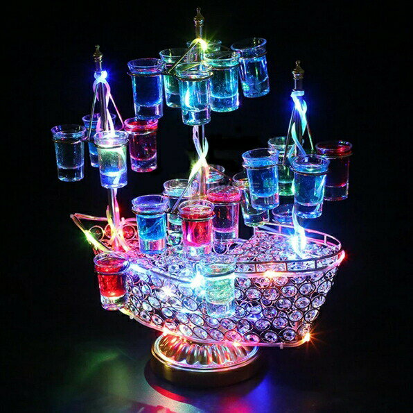 幻の船 LED酒ボトルの表示棚 バーホテル LED酒棚の表示棚 幻の船を実現 酒器 船型酒棚 テキーラ観覧車 パーティ 開店祝い 開店 レストラン レストランの装飾 ワイングラス掛け 24カップ LEDランプデザイン 卓上自立型 USB充電式 コードレス 操作簡単 雰囲気作り