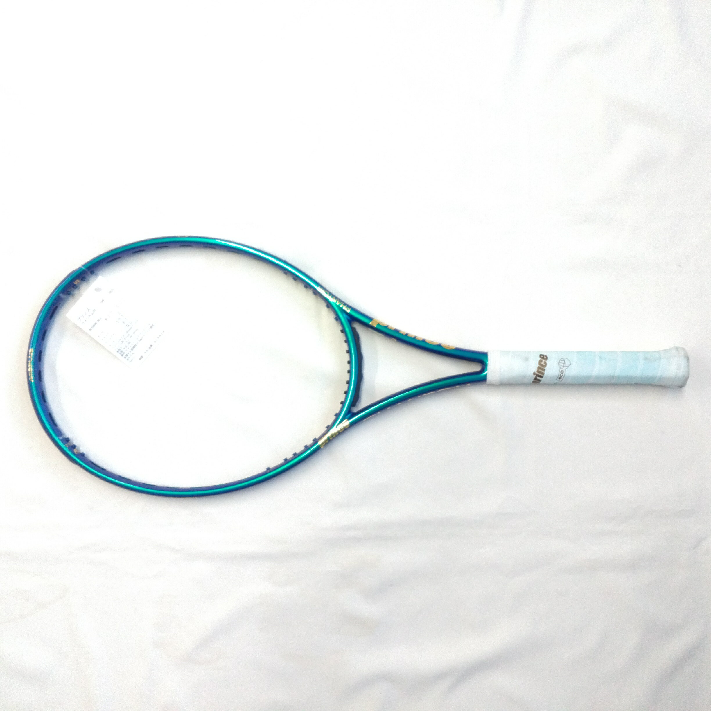 テキストリームテクノロジーを象徴する最薄部16.5mmシャフトの競技系モデル。 TeXtreme x ZYLONをシャフト部とフェイスの2時と10時の部分に搭載することで、薄型フレームなのに、パワフルショットを実現。 高速スウィングがしやす...