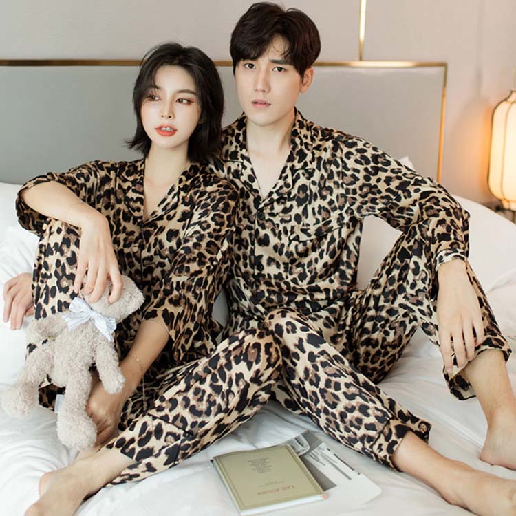 商品仕様 生産国 中国 注意事項 ※商品写真は、できる限り現品を再現するように画像処理などの補正を行っておりますが、ご利用のモニターや環境により差異が生じます。予めご了承ください。 ※生地の特性上、多少ニオイがある場合がございますが、日陰干しで数日干していただくか、あるいは数回ご使用していただく間に、&nbsp;ニオイは気にならなくなります。 ※上記の数値は、実測によるものです。多少の誤差はご容赦ください。（2-3cm） ※仕様は予告なく変更される場合があります。（ご使用に差し支えない程度） その他 &nbsp;※お客様のご都合による返品をご希望の場合、返品手続きに伴う送料につきましては、全てお客様ご負担とさせていただきます。（大型商品の場合、品質不良以外の理由での返品・交換は受け取りません。） ※商品到着後、3日以内であれば交換・返品に対応しております。 ※ご注文後、5-10営業日以内に配送手続きをいたします。（詳しい納期情報が商品ページにてご確認ください） ※本商品の保証は、通常の使用方法に基づく場合に限り適用されます。商品の使用上、個人的な原因で損傷が生じたり、悪意を持って破壊したりした場合は、保証サービスを提供することができません。何卒ご理解を賜りますようお願いいたします。商品仕様 生産国 中国 注意事項 ※商品写真は、できる限り現品を再現するように画像処理などの補正を行っておりますが、ご利用のモニターや環境により差異が生じます。予めご了承ください。 ※生地の特性上、多少ニオイがある場合がございますが、日陰干しで数日干していただくか、あるいは数回ご使用していただく間に、&nbsp;ニオイは気にならなくなります。 ※上記の数値は、実測によるものです。多少の誤差はご容赦ください。（2-3cm） ※仕様は予告なく変更される場合があります。（ご使用に差し支えない程度） その他 &nbsp;※お客様のご都合による返品をご希望の場合、返品手続きに伴う送料につきましては、全てお客様ご負担とさせていただきます。（大型商品の場合、品質不良以外の理由での返品・交換は受け取りません。） ※商品到着後、3日以内であれば交換・返品に対応しております。 ※ご注文後、5-10営業日以内に配送手続きをいたします。（詳しい納期情報が商品ページにてご確認ください） ※本商品の保証は、通常の使用方法に基づく場合に限り適用されます。商品の使用上、個人的な原因で損傷が生じたり、悪意を持って破壊したりした場合は、保証サービスを提供することができません。何卒ご理解を賜りますようお願いいたします。