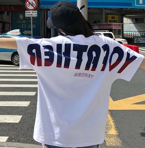 乐天商城 - ロゴ シンプル Tシャツ 半袖 トップス カットソー 五分袖 白 ホワイト 大きいサイズ ビッグ ダンス 衣装 ヒップホップ HIPHOP レディース メンズ ガールズ ストリート 服 個性的 バックプリント 韓国 おしゃれ ナチュラル 奇抜 派手 かっこいい