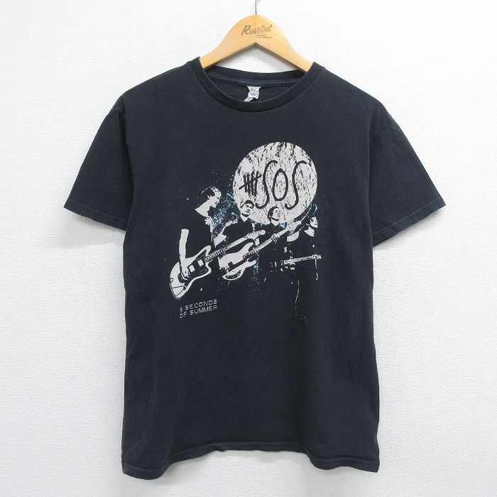 L★古着 半袖 ロック バンド Tシャツ メンズ ガンズアンドローゼズ コットン クルーネック 黒 &yen;&nbsp;3,244（税込） L★古着 半袖 ロック バンド Tシャツ メンズ AC &yen;&nbsp;3,244（税込） L★古着 半袖 ロック バンド Tシャツ メンズ レッドツェッペリン コットン クルーネック 黒 &yen;&nbsp;3,244（税込） L★古着 半袖 ロック バンド Tシャツ メンズ ザブラックダリアマーダー コットン クルーネック 黒 &yen;&nbsp;3,244（税込） L★古着 半袖 ロック バンド Tシャツ メンズ ジョニーキャッシュ コットン クルーネック 黒 &yen;&nbsp;3,244（税込） L★古着 半袖 ロック バンド Tシャツ メンズ デフレパード コットン クルーネック 黒 &yen;&nbsp;3,894（税込） L★古着 半袖 ロック バンド Tシャツ メンズ ルークブライアン コットン クルーネック 黒 &yen;&nbsp;2,594（税込） L★古着 半袖 ロック バンド Tシャツ メンズ ジェイソンアルディーン コットン クルーネック 黒 &yen;&nbsp;2,594（税込） L★古着 半袖 ロック バンド Tシャツ メンズ トリッピーレッド コットン クルーネック 黒 &yen;&nbsp;3,244（税込） L★古着 半袖 ロック バンド Tシャツ メンズ シェール コットン クルーネック 黒 &yen;&nbsp;2,594（税込） L★古着 半袖 ロック バンド Tシャツ メンズ インセインクラウンポッシー コットン クルーネック 黒 &yen;&nbsp;3,244（税込） L★古着 半袖 ロック バンド Tシャツ メンズ バリーマニロウ コットン クルーネック 黒 &yen;&nbsp;2,594（税込） L★古着 半袖 ロック バンド Tシャツ メンズ スコーピオン コットン クルーネック 黒 &yen;&nbsp;2,594（税込） L★古着 半袖 ロック バンド Tシャツ メンズ NKOTBSB コットン クルーネック 黒 &yen;&nbsp;2,594（税込） L★古着 半袖 ロック バンド Tシャツ メンズ ルークブライアン コットン クルーネック 黒 &yen;&nbsp;3,244（税込） L★古着 半袖 ロック バンド Tシャツ メンズ ザックブラウンバンド コットン クルーネック 黒 &yen;&nbsp;2,594（税込） L★古着 半袖 ロック バンド Tシャツ メンズ AC &yen;&nbsp;2,594（税込） L★古着 半袖 ロック バンド Tシャツ メンズ ボブマーリー コットン クルーネック 黒 &yen;&nbsp;3,244（税込） L★古着 半袖 ロック バンド Tシャツ メンズ ゴッドスマック コットン クルーネック 黒 &yen;&nbsp;2,594（税込） L★古着 半袖 ロック バンド Tシャツ メンズ アスキングアレクサンドリア コットン クルーネック 黒 &yen;&nbsp;3,244（税込） L★古着 半袖 ロック バンド Tシャツ メンズ スレイヤー コットン クルーネック 黒 &yen;&nbsp;2,594（税込）【商品番号】　tsrk23024178 【商品名】　L★古着 半袖 ロック バンド Tシャツ メンズ ファイブセカンドオブサマー コットン クルーネック 黒 【メンズ参考サイズ】　L 【表記サイズ】　ADULT M 【実寸サイズ】　着丈（肩から裾）64cm　着幅（脇から脇）51cm　肩幅45cm 【素材】　コットン100% 【程度】　B 【コンディション】　穴 【仕入先】　アメリカ 【メール便】　可 ************************************************************ 画像枚数の都合上、目立つダメージのみ掲載し、目立たないダメージは省略することがございます。 ●参考サイズ：実寸サイズをもとに当店が判断したサイズ ※商品名内に記載しているのは参考サイズです。 ●表記サイズ：商品のタグに記載してあるサイズ ●実寸サイズ：実際に当店で測ったサイズ To International Customers,Please check and follow shipping cost in Store information.No refund or exchange is accepted with International Customers.We're afraid but there is no staff who can speak English.We will accept any questions only by email in English. 他の厳選古着 ロック・バンドTシャツはこちらです！ 他の厳選古着 Tシャツ Lサイズはこちらです！