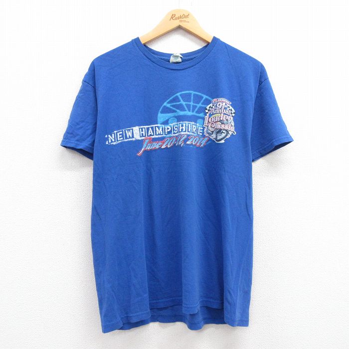 【商品番号】　sksf23032321 【商品名】　L★古着 半袖 Tシャツ メンズ バイク ニューハンプシャー コットン クルーネック 青 【メンズ参考サイズ】　L 【表記サイズ】　L 【実寸サイズ】　着丈（肩から裾）68cm　着幅（脇から脇）55cm　肩幅50cm 【素材】　コットン100％ 【程度】　B 【コンディション】　汚れ 【仕入先】　アメリカ 【メール便】　可 ************************************************************ 画像枚数の都合上、目立つダメージのみ掲載し、目立たないダメージは省略することがございます。 ●参考サイズ：実寸サイズをもとに当店が判断したサイズ ※商品名内に記載しているのは参考サイズです。 ●表記サイズ：商品のタグに記載してあるサイズ ●実寸サイズ：実際に当店で測ったサイズ To International Customers,Please check and follow shipping cost in Store information.No refund or exchange is accepted with International Customers.We're afraid but there is no staff who can speak English.We will accept any questions only by email in English. 他の厳選古着 ハーレーダビッドソン、サーフなど乗り物系Tシャツはこちらです！ 他の厳選古着 Tシャツ Lサイズはこちらです！