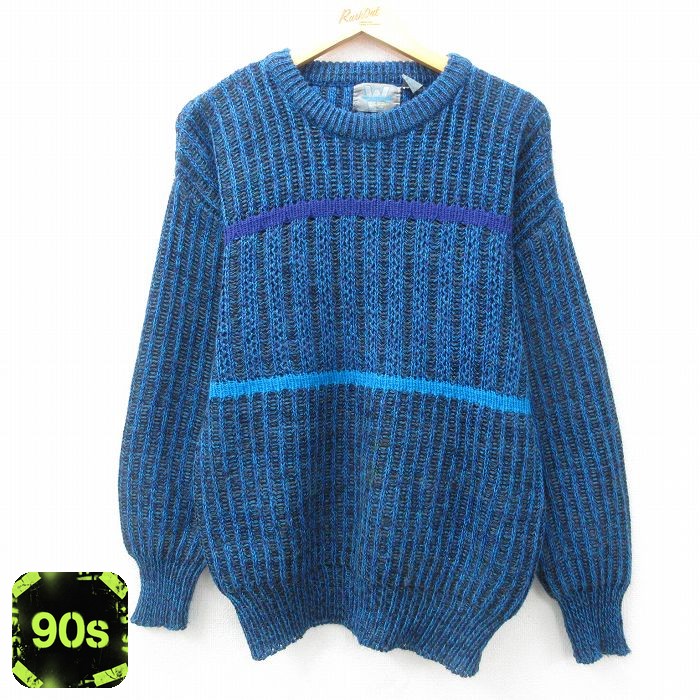 商品紹介飾らないシンプルさが魅力の、90年代ブルーセーターが入荷しました。深みのあるブルーカラーと、すっきりとしたクルーネックが、ベーシックでありながら存在感を放つ一枚です。どんなボトムスにも自然と馴染むため、デイリーユースに最適な相棒となるでしょう。コンディション SABC コンディション：B（目立つ汚れ・リペア等あり） 【状態追記】●汚れ サイズ 表記サイズM 参考サイズメンズM相当実寸サイズ(cm)着丈（肩から裾）65cm / 着幅（脇から脇）52cm / 裄丈（襟中央から袖口）82cm / 脇袖丈（脇から袖先）52cm ※ 表記サイズ：商品のタグに記載してあるサイズ※ 実寸サイズ：実際に当店で測ったサイズ 商品詳細 素材アクリル100％ メール便不可 画像枚数の都合上、目立つダメージのみ掲載し、目立たないダメージは省略することがございます。着こなしの参考（コーデイラスト）ベーシックな中にも古着ならではの深みが感じられるブルーセーターを主役に、3つのスタイリングをご提案します。メンズ・イタリアン・フレンチカジュアルセーター × チノパンで大人の抜け感スタイルネイビーのニットセーターをタンチノパンに合わせ、白のローカットスニーカーで軽快さをプラスした、ヨーロピアンカジュアルが基調のスタイルです。メンズ・スケーターストリートセーター × デニムパンツでスケータースタイルネイビーのニットセーターをダークインディゴデニムに合わせ、白のチャンキースニーカーでアクティブな印象に仕上げた一コーデです。レディース・Y2Kリバイバルセーター × デニムパンツでパリジェンヌスタイルネイビーのニットセーターをブルーデニムに合わせ、ブラウンのローファーでクラシカルな抜け感をプラスした、パリの街角を思わせるスタイルです。※イラストはイメージです。モデルの着用感・プリント・配色など実物と異なる場合があります。必ず商品画像・実寸・コンディションをご確認ください。イラストの小物は付属しません。 ■ カテゴリから探す90年代の古着ニットをみる古着のメンズ ニットをみる90年代の古着メンズをみる古着のメンズ トップスをみる ■ 店長おすすめ！今週の注目商品【50%OFF】90s 長袖セーター ブルー M | 古着【50%OFF】90s 長袖セーター ブラック M | 古着【50%OFF】90s 長袖セーター ブルー XL | 古着【50%OFF】90s 長袖セーター 総柄 グレー M | 古着【50%OFF】90s 長袖セーター ゴルフ刺繍 ホワイト M | 古着【50%OFF】90s 長袖セーター グレー M | 古着【1点物・現品限り】この商品は一点物です。次回の入荷はございません。実店舗および他モールと在庫を共有しているため、ご注文のタイミングにより品切れとなる場合がございます。