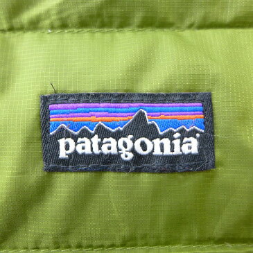 【中古】古着 長袖 ダウンジャケット パタゴニア patagonia ワンポイントロゴ 濃緑 グリーン 中古 アウター ジャンパー ブルゾン | 秋冬 秋物 秋服 冬物 冬服 カジュアル レディースファッション おしゃれ かわいい