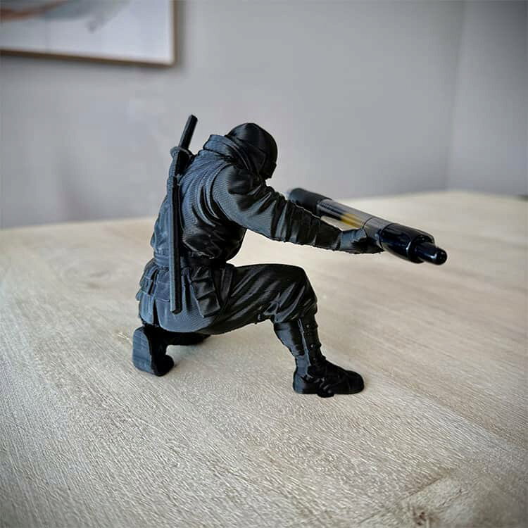 ペンホルダー 2個セット 土下座 ペン立て 3Dプリント 侍 会社員 文房具 おもしろ 雑貨 収納 整理 ニンジャ インテリア オブジェ 忍者 便利グッズ デスク クラフト 置物 オフィス 勉強 卓上 家庭 学校 テーブル 学生 教師 作家 コレクター 本棚 2個セット プレゼント ギフト rushup-10009607 RUSHUP楽天市場店 サンプル画像3
