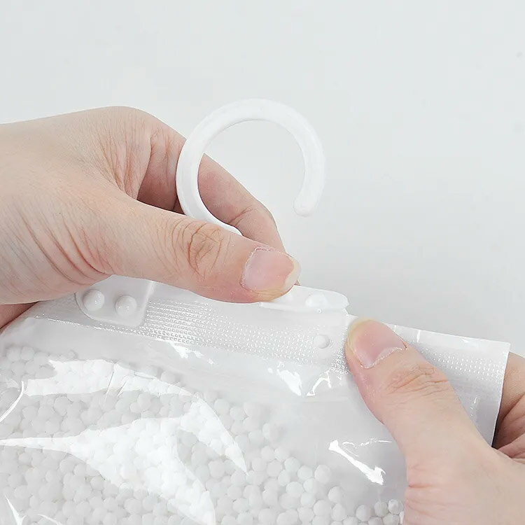 クローゼット 除湿剤 10個セット 吊り下げ ハンガータイプ 湿気取り 湿気とり 押し入れ 服 洋服 湿気対策 梅雨対策 カビ防止 除湿 フック付き 下駄箱 吊り下げ かわいい 除湿パック スーツ ジメジメ 対策 乾燥剤