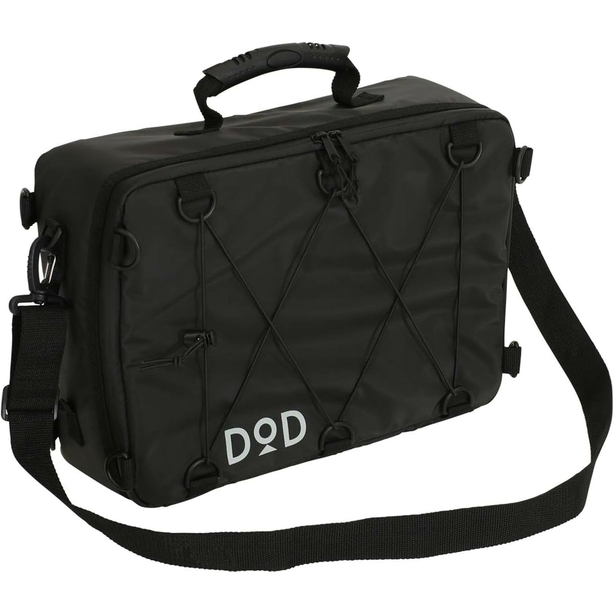 製品について ブランド DOD アイテム DOD ディーオーディー ソフトくらこ(10) ソフトクーラーバッグ 10L CL1-720-BK 型番 CL1-720-BK コード 4589946144406 メーカー DOD 広告文責 株式会社ルシオン商品詳細 ●食材やドリンクをスマートに持ち運びできる、薄型サイズのソフトクーラーバッグ。 ●一般的なクーラーボックスと比べ薄型に設計し、持ち運びやすさに特化したソフトクーラーバッグです。 ●メインハンドルに加え、2つのサイドハンドル、取外可能なショルダーベルト、各所のDリングを内蔵し様々な持ち運び方法に対応。 ●バイクに縛りつけてキャンプツーリングに、バッグパックに固定しフェスのドリンク入れに、背中に背負ってBBQの差し入れの運搬に、など持ち運びやすさを活かして多様な使い方をすることができます。 【製品概要】 カラー：ブラック サイズ：（約）W41×D29×H13cm インナーサイズ：（約）W36×D25×H11cm 収納サイズ：（約）W41×D29×H13cm 重量：（約）700g 材質：アウター：ポリエステル（ラミネートPVC）、断熱材：発泡ポリエチレン、インナー：PEVA 付属品：肩掛け用ベルト 最大積載重量：8kg 容量：（約）10L ※リニューアルに伴い、パッケージ・内容等予告なく変更する場合がございます。予めご了承ください。