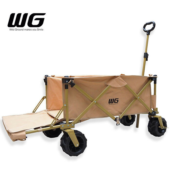商品情報サイズ商品画像の「商品サイズ」をご参照ください耐荷重100kg容量107L (後部閉じた状態）重量12.5kgタイヤサイズ直径17cm 幅10cm（業界最太）ハンドル長さ104.5cmの超ロングサイズ（無段階調整可能）底板パッド厚さ6mmWG キャリーカートの底板パッドは極厚で頑丈です。通常キャリーカートの底板パッドは3mmの板を採用するメーカーが多いですが、GWキャリーカートは極厚の6mmタイプを採用しました。少し分厚く感じるかもしれませんが頑丈さを優先した最厚仕様になっておりますWG キャリーワゴン ブレーキ付 長物運搬可 幅10cm大型ワイドタイヤ 耐荷重100kg ワンタッチ収束式 107L 大容量（ベージュ） ワゴン後部がトランスフォーム！今まで詰めなかった長いテーブルやタープを水平に積める！ WG（WILD CROUND）アウトドア用キャリーワゴンです。後部が倒せる仕様のため、今までうまく積めなかった長いタープやテーブルを水平に置くことが可能です。別売りのトップテーブルを使用する際、後部を倒すことでテーブル（天板）を載せたまま中の荷物を容易に出し入れすることができます。多くのユーザー様がご要望されているストッパー型のブレーキを搭載しました。ワイドタイヤタイプのキャリーワゴンにブレーキ付きはあまり見かけませんが、足回りがスムースだからこそ安全のために必要な機能と考えています。タイヤ幅業界最太の10cm。 凹凸やぬかるみ、砂利道、砂浜など悪路もラクラク進みます。耐荷重100kg（分散耐荷重）容量107L の大容量（後部を閉じた状態）後部を開けばさらに大量の荷物を一度に運搬することができます。1分で組み立て。1分で収納。力も入らず誰でも簡単に開閉できる設計です。商品サイズ：商品説明画像のサイズ詳細をご参照ください。商品内容：キャリーワゴン本体×1、底板パッド×1、収納バッグ×1、取扱説明書×1 ※トップテーブルは別売りです。 5