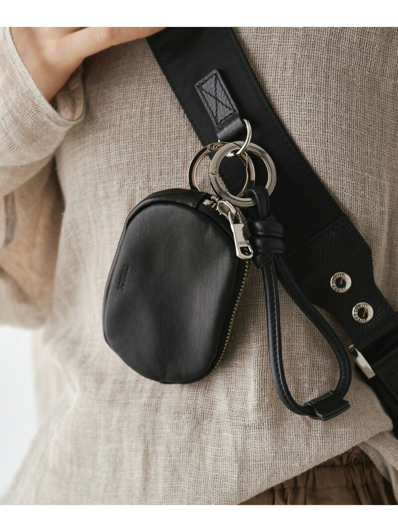 【BF15%OFFクーポン対象】ソフトレザーカラビナ付き横長ポーチ russet ラシット ファッション雑貨 チャーム・キーチェーン シルバー ブラック【送料無...