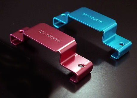 ジムニーJB64, JB74用 タニグチ製 バッテリー固定ステー2 アルマイト色（JB64/JB74他ジムニー汎用）