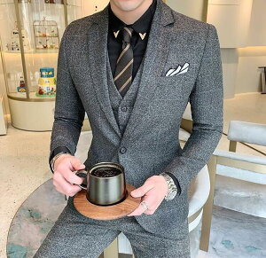 紳士用 無地スーツ メンズ 3ピーススーツ スリムスーツ フォーマル 結婚式 通勤 入学式 成人式 秋冬春★花婿の介添え 紳士用 OL 20代30代40代 タキシードジャケット+ベスト+パンツ 一つボダンスーツ カジュアル 青/灰色 M/L/XL/2XL/3XL/4XL/5XL 格好いいバーゲン