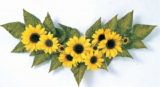 商品型番：MRSMEB-5007 商品名：ひまわりスワッグ 商品内容：70cmW 15cmH 店舗装飾:スワッグ:夏の装飾品:ヒマワリ 用途：造花 フェイクグリーン 人工植物 デコレーション 店舗装飾 飾り 飾りつけ 飾り付け 装飾 サンフラワー ひまわり ヒマワリ 向日葵 スワッグひまわりスワッグ[MRSMEB-5007] ◆商品詳細 型番 MRSMEB-5007 品名 ひまわりスワッグ 商品規格 70cmW 15cmH ●メーカー在庫商品のため、ご注文前に在庫確認のお問合せをお勧めしております。 ●お電話 03-6821-3485、商品についての問合わせ、お問合せフォームからもお問合せできます。 ※発送予定は2〜5営業日以内となります。●アレンジ商品は、加工品のため使用材料が変わる場合があります。