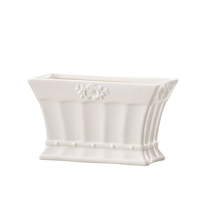 花器 ベース 陶器 季節の飾り 商品名:Petit　blanc　14L6．5W8H 商品番号:TDLCC344183-100 カラー：WHITE 入数：1個 Petit　blanc　14L6．5W8H WHITE 花器 ベース 花器（陶器） 陶器 [TDLCC344183-100] 代引決済不可|造花 フラワー 花資材 陶器花器 アレンジメント用品 フラワーアレンジメント 花材 土台 インテリア おしゃれ 装飾 ディスプレイ 手作り 材料 花入れ　 花器 鉢 箱 ベース 陶器 装飾 飾り付け　 【所属カテゴリ】花・ガーデン・DIY ＞＞ 花・観葉植物 ＞＞ 花・観葉植物用品 ＞＞ 花材・フラワーアレンジメント資材 ＞＞ アレンジメント用花器◆商品詳細 品名 Petit　blanc　14L6．5W8H 入数 1個 ●在庫数が随時変動のため、こちらの商品は注文前に電話かメールにて、【必ず在庫確認】をお願いいたします。 ●お電話 03-6821-3485、お問合せフォーム、商品ページからもお問合せできます。 ▼関連商品:商品カテゴリー ◇ 季節の飾り屋さんカテゴリー＞ 花器・鉢・箱・ベース＞ 花器（陶器）＞ 陶器