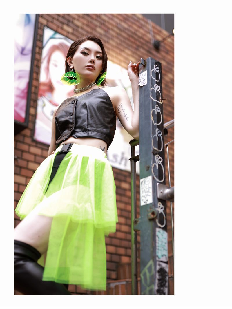 キャミソール・タンクトップ フェイクレザー ショート丈 ビスチェ チェーンストラ...