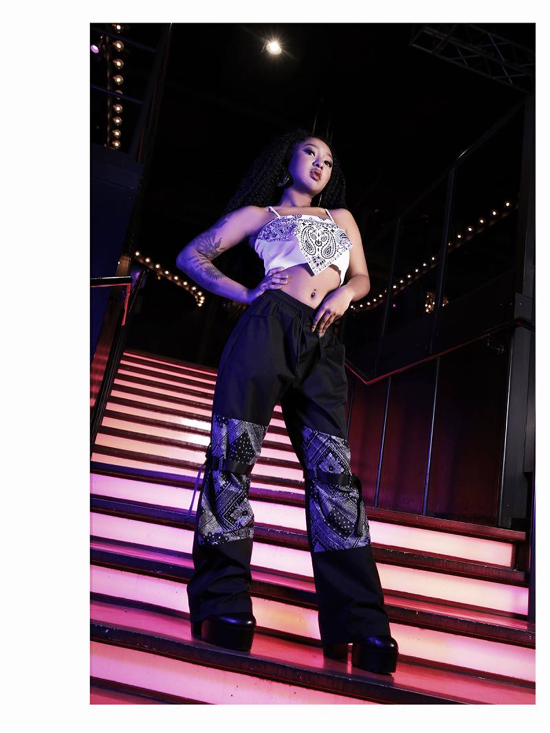 【スーパーセール】パンツ・サルエルパンツ ワイド 大きめ ひざ 絞れる HIPHOP 大きめポケット カーゴ風 ダンス衣装 ペイズリー柄 ベルト bombshell あす楽
