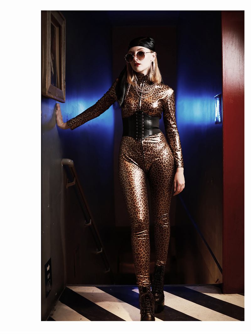 【スーパーセール】オールインワンサロペット レオパード 全身スーツ 仮装 コスチューム ハロウィン クール ダンス衣装 合皮 派手柄 猫 bombshell あす楽