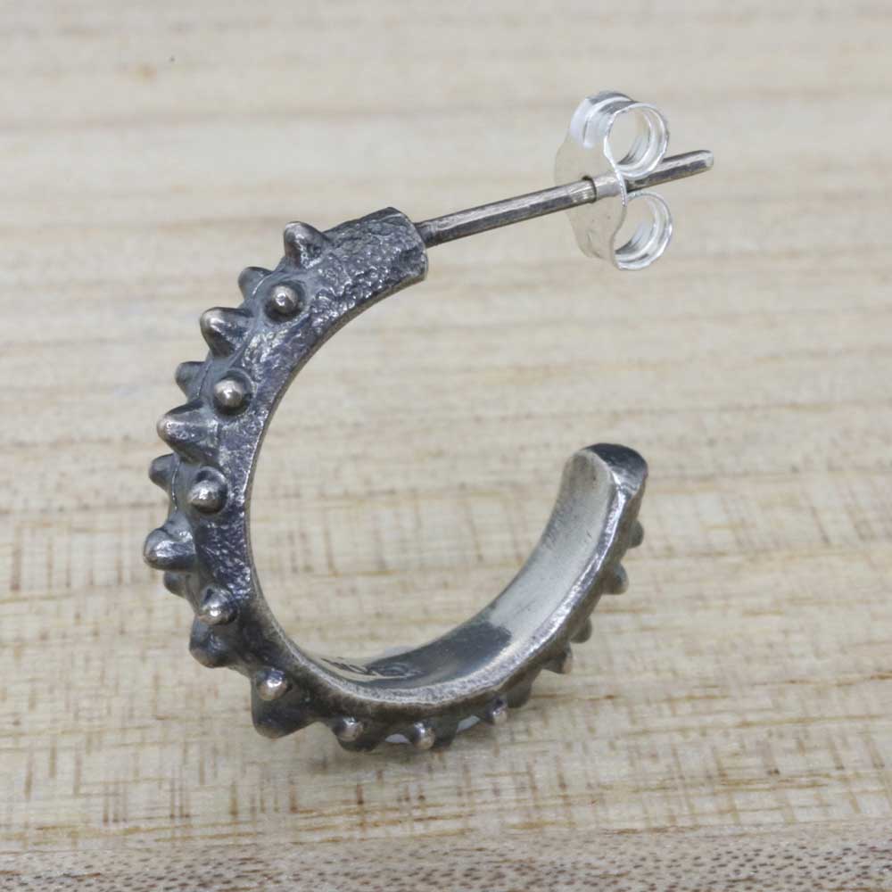 メンズ ピアス 龍頭 霰 ピアス 1ヶ 片耳 シルバー シンプル 伝統技法 和柄 和風 シ...