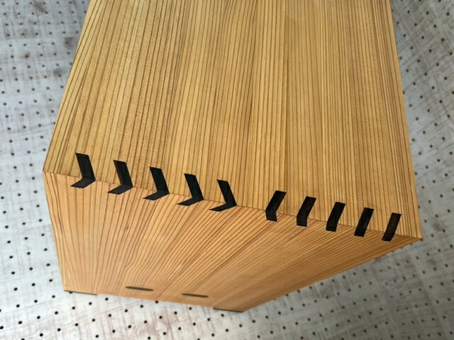 【期間限定特別セール】 stitch (すてっち)智頭杉【当店展示商品】【サイドテーブル インテリア オブジェ 玄関 観葉植物 花 プレゼント 組子 北欧家具 収納 智頭杉 天然木 猫の部屋 カウンター下収納 】