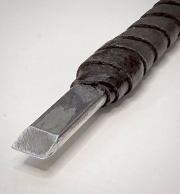 【 サイズ 】 　6×3×150mm ＊市販の砥石で研ぐことができます。
