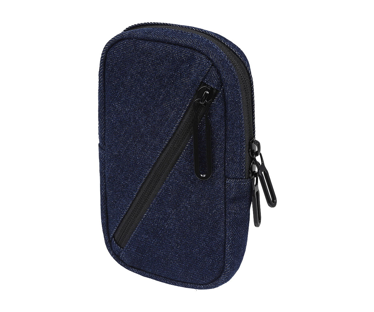 ■商品説明CAMEO SLANT■仕様・素材　ナイロン、ポリエステル、コットン・サイズ（約）縦×横×幅＝170mm×90mm×40mm・収納概要　バレル最大3set、チップ、フライト、シャフト、カードポケット、マルチポケット・付属品 ドロップスリーブ、オリジナルカラビナ■商品について　高密度ナイロンを使用した、ハイキャパシティのダーツケース。最大3セットのバレルと周辺パーツをスマートに持ち運ぶことができます。■特徴・軽量、スリム、コンパクト・ハードケース「ドロップスリーブ」が標準装備・腰に掛けて使用可能・道具感を消し去った、ミニマルなデザイン■その他・ケース以外は撮影、使用見本です。・内側の仕様の写真は、一部をひっくり返して撮影しています。・収納可能なダーツセッティングの最大長は154mmです。☆CAMEO JAPANの安心品質保証☆CAMEO製品は厳しい検査のもと生産をしておりますが、万が一故障や破損が発生した場合は新品と無償で交換致します。※ご購入から1ヶ月以内に限りますただし以下の項目に該当する場合は、上記の適用対象外となります。・使用上の誤り、または不当な修理や改造によって生じた破損・CAMEO製品以外のパーツを使用したことによる破損・商品送付後の輸送、移動、落下等によって生じた破損・火災、地震、水害、落雷、その他の天変地異によって生じた破損※※こちらの商品は、以下のフライトにはご使用頂けません。お確かめのうえ、ご購入下さいますようお願い致します。・CONDOR AXE 120・CONDOR ダイヤモンド・FIT FLIGHT-PROV-6、D-6、S-6