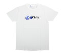 ■商品説明【gram（グラム） logo T-SHIRTS】5.0ozの程よい厚みと、ややタイトでスタイリッシュな仕様に拘った、gramのベーシックロゴTシャツです。首周りは細リブですっきりと着こなせます。 ■サイズ表 150 160 S M L XL身丈 59 62 68 71 74身幅 42 44 46 49 52 55袖丈 17 18 19 20 21 22