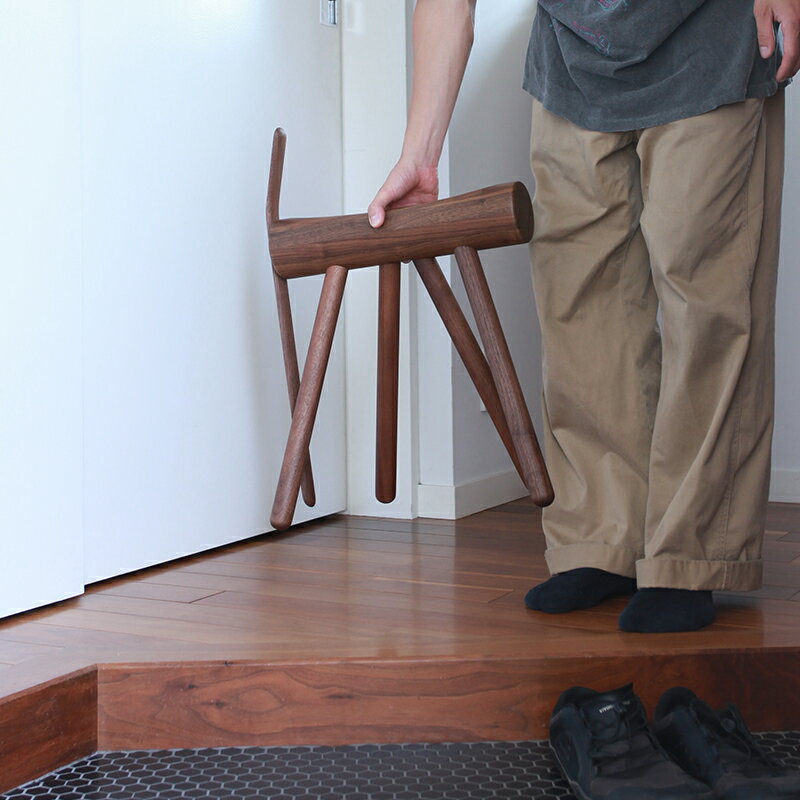 DENTO ES stool & Shoehone 無垢 スツール 靴べら付きスツール 木種: ウォールナット / チェリー / オーク 国産 チェア 椅子 イス スツール 木製 くつべら シューホーン 玄関 新築祝い 新居祝い [3]