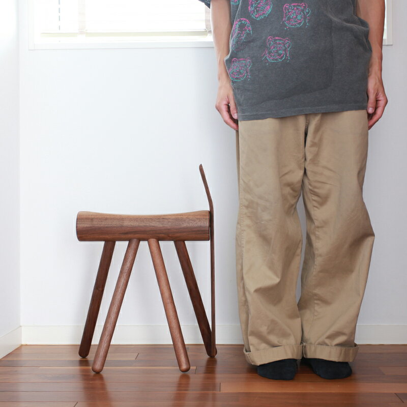 DENTO ES stool & Shoehone 無垢 スツール 靴べら付きスツール 木種: ウォールナット / チェリー / オーク 国産 チェア 椅子 イス スツール 木製 くつべら シューホーン 玄関 新築祝い 新居祝い [2]