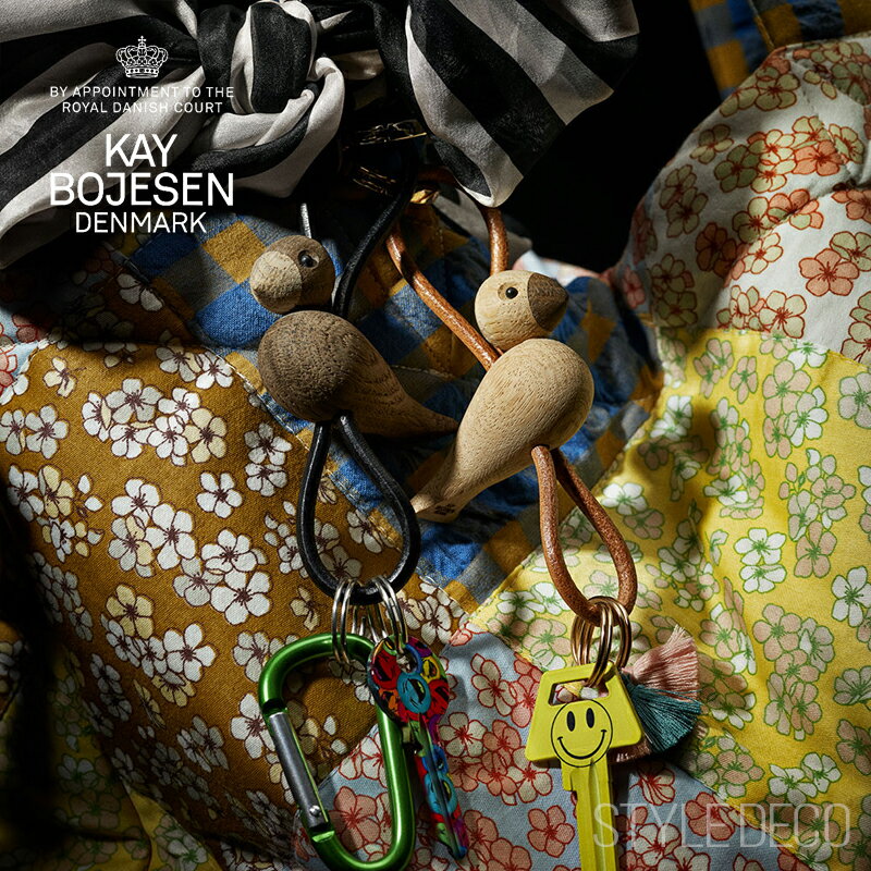 【NEW】KAY BOJESEN DENMARK バード キーチェーン Bird Keychainキーホルダー キーリング アニマル お揃い おそろい 新生活 新車 新生活 素材：オーク材（FSC認定塗装）、牛革 サイズ：バード/W6×D3×H4.cm、全長/14cm カイボイスン 鳥