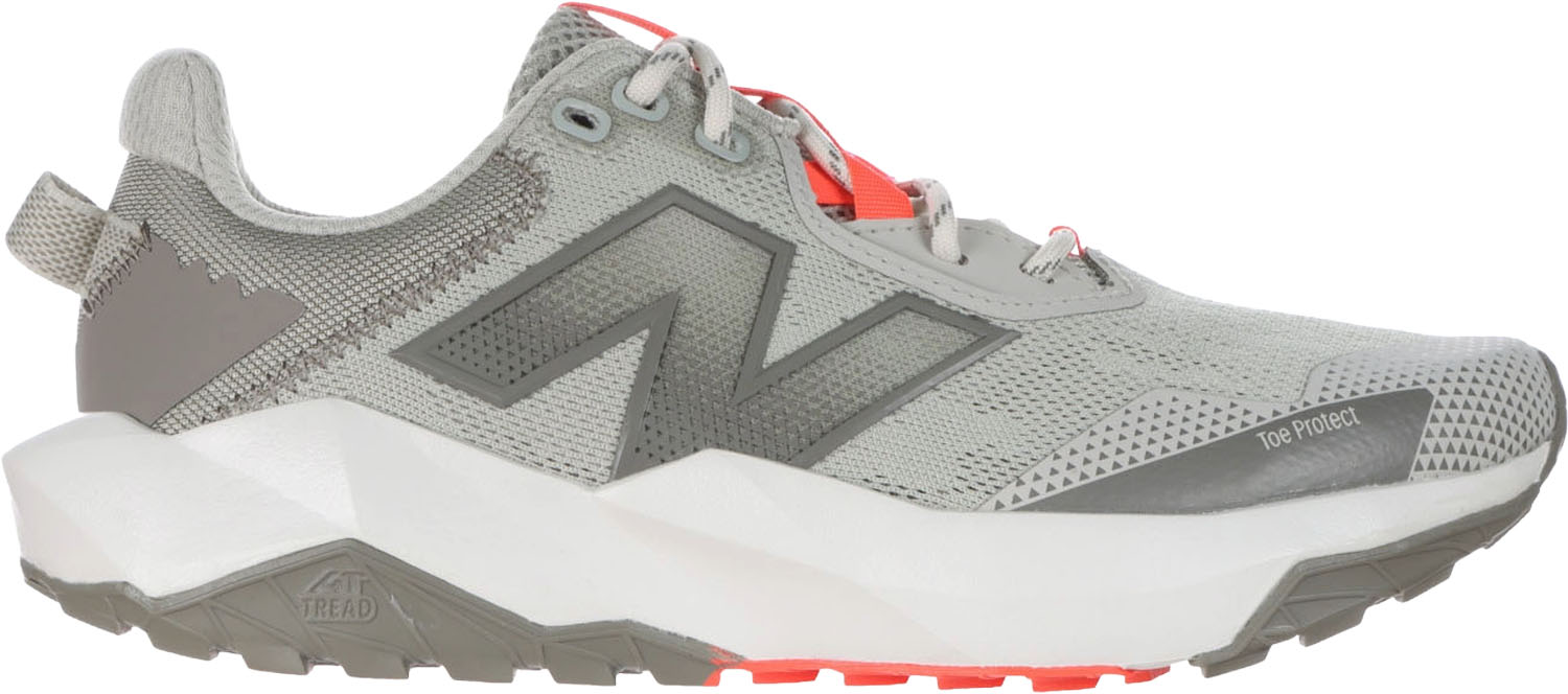 ニューバランスNewBalance...