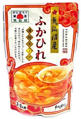 ※24個まで1個口分の送料で発送可能です。 本場のふかひれスープのおいしさをあたためて卵を加えるだけで、いつでもお楽しみいただけます。溶き卵やお好みの野菜や海鮮、肉など具材を入れたり、濃度を調節してあんかけや茶わん蒸しに使ったりとアレンジ自在。急なお客様やあと一品欲しいというときなど常備しておくと便利です。 内容量 200g 原材料 ガラスープ（豚鶏ガラスープ、ぶどう糖、その他）、ふかひれ、たけのこ、しいたけ、醤油、醗酵調味液、食塩、ごま油、カニペースト、シーフードエキス、生姜汁、砂糖、オイスターエキス、香辛料／増粘剤（加工澱粉、キサンタンガム）、（一部に豚肉・鶏肉・牛肉・大豆・小麦・ごま・かにを含む） 栄養成分表示 エネルギー：44kcal、たんぱく質：3.1g、脂質：1.3g、炭水化物：4.9g、食塩相当量：2.4g 保存方法 直射日光を避けて保存して下さい。当店では実店舗でも販売しております。 在庫には注意していますが、注文して頂いた時点で在庫切れの場合もございます。