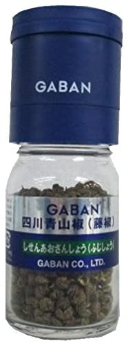 四川省が特産の「藤椒」と呼ばれる山椒の実を青いうちに収穫し乾燥したものです。 深みがある緑色、爽やかな香りと辛みが特徴です。 内容量：15g×12本（1ケース） 原産地：中国当店では実店舗でも販売しております。 在庫には注意しておりますが、ご注文を頂いた時点で在庫切れの場合もございます。