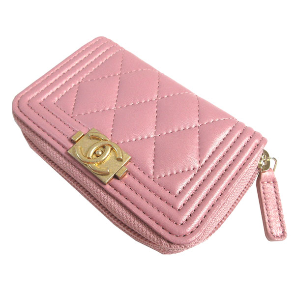 シャネル(CHANEL)『BOYCHANELジップコインパースメタリックラムスキン』