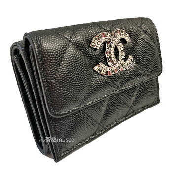 ≪新品≫CHANEL シャネル 2021年秋冬コレクション スモール フラップ ウォレット 三っ折り ミニ財布 BIG CCマーク フリル ラインストーン付 ブラック シルバー金具 AP2247 B06088 キャビアスキン 箱 リボン ラッピング 黒