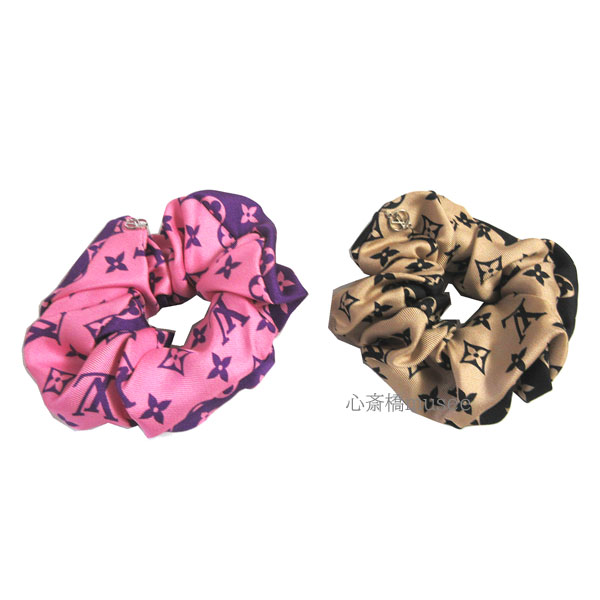 ≪新品≫ Louis Vuitton ルイヴィトン シュシュ ビーマインドフル モノグラム 2個セット MP3098 ヘアアクセサリー リボン　LV ビトン ルイヴィトン 箱 リボン ラッピングのサムネイル