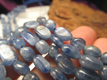 【カイヤナイト タンブル 連】粒サイズ約5-6mm 一連 約40cm 高品質入荷 お買い得タンブル連 藍晶石【ブラジル産】