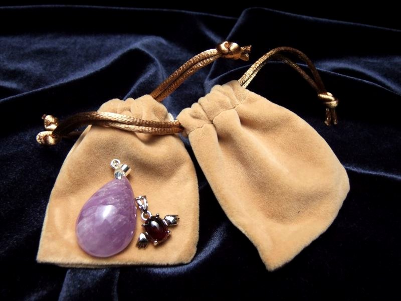 ●ベロア調(S)【高級ペンダントトップ用ポーチ(ベージュ)】 10枚セット【inmy】 パワーストーン 天然石