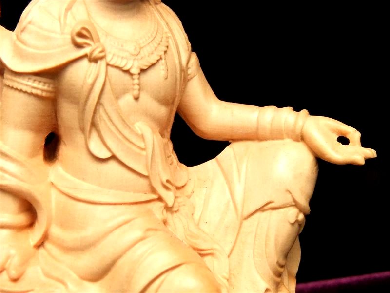 ●5A 透かし彫り【水月観音(座像)木彫り観音...の紹介画像3