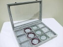 【27日01:59までP5倍】●ホコリ防止の蓋付き【12枠しきり トレイ(起毛グレー)】横35cm 縦24cm 濃色の石に 天然石が綺麗に見えます 天然石のブレスレットを守るトレイ【inmy】