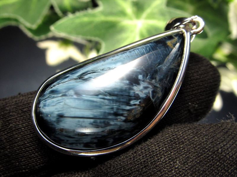 【1日23:59までポイント5倍】●美麗シラー【ブルーピーターサイト ドロップ型 ペンダントトップ】縦29m×14mm 重さ 8.2g 希少 レアストーン 極上マーブルブルー【ナミビア産】【pe-s-g】 パワーストーン 天然石